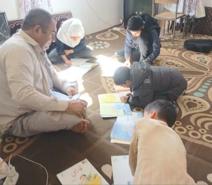خانه‌ای که مدرسه شد؛ روایت ایثار معلم نکایی در روزهای تعطیلی آموزش حضوری