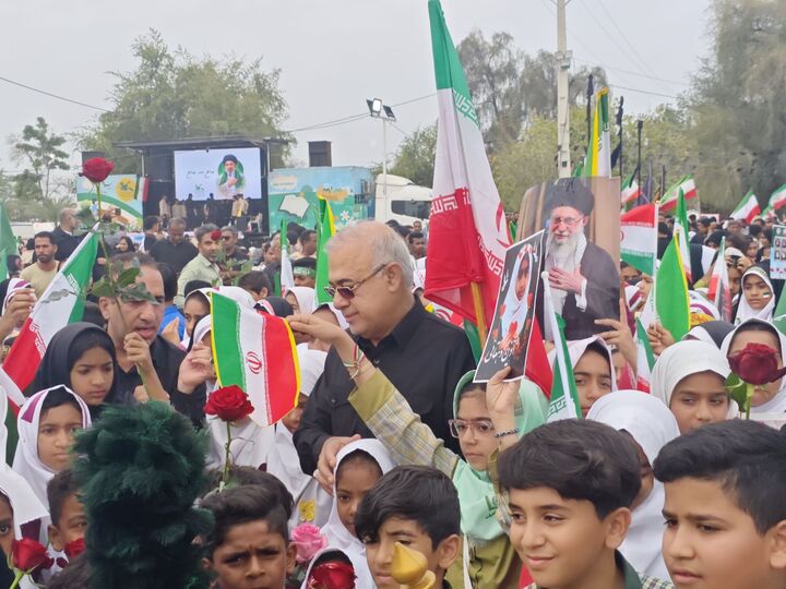 مراسم چهلم شهدای دانش‌آموز دبستان شجره‌ طیبه روی آنتن شبکه یک سیما