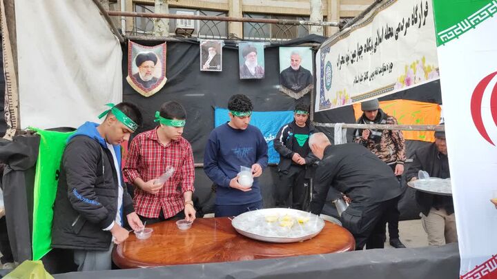 برپایی ایستگاه صلواتی به‌مناسبت چهلم قائد امت توسط کانون فرهنگی باقرالعلوم(ع)