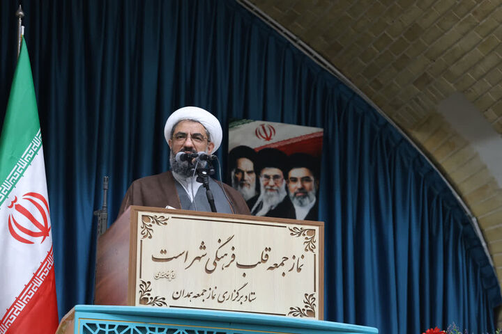 مردم باید حضور میدانی خود را حفظ کنند