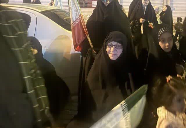 مادر شهیدی که دید و بازدید را به خیابان آورد