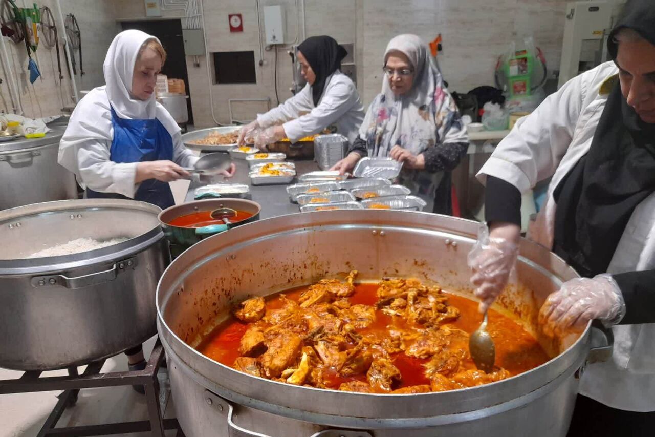 از اطعام تا محافل فرهنگی؛ مسجد گلشن پای کار مردم
