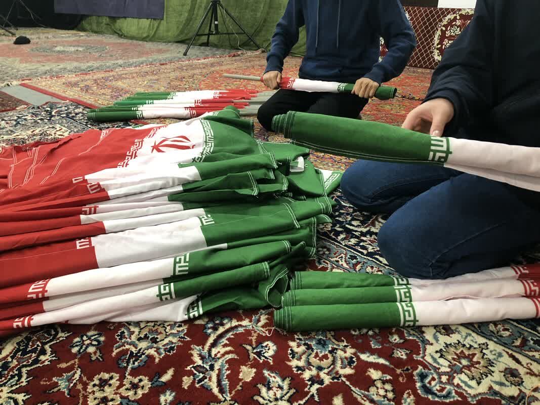 میدان داری نوجوانان فاطمی در اجتماع اقتدار بابل؛ از برپایی موکب تا مشارکت اجتماعی
