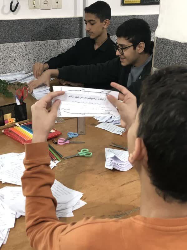 میدان داری نوجوانان فاطمی در اجتماع اقتدار بابل؛ از برپایی موکب تا مشارکت اجتماعی