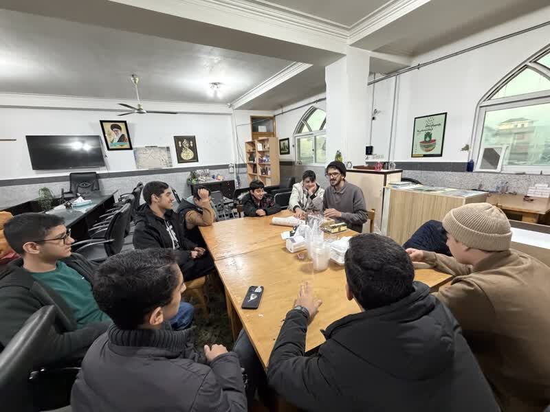 میدان داری نوجوانان فاطمی در اجتماع اقتدار بابل؛ از برپایی موکب تا مشارکت اجتماعی