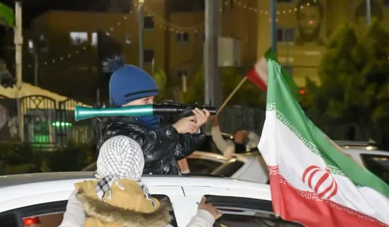 میدان داری نوجوانان فاطمی در اجتماع اقتدار بابل؛ از برپایی موکب تا مشارکت اجتماعی