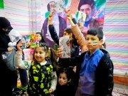 ازبرپایی ایستگاه صلواتی تا نقاشی پرچم بر چهره کودکان در اجتماع مردمی