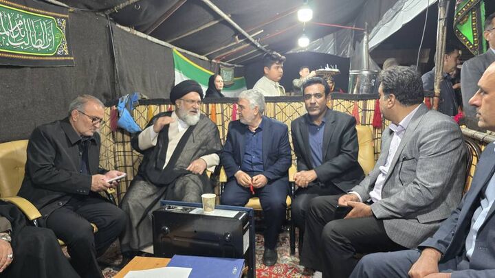 تأکید بر نقش هنرمندان در «رستاخیز مردمی»/تقدیر از خالقان آثار خلاقانه هنری