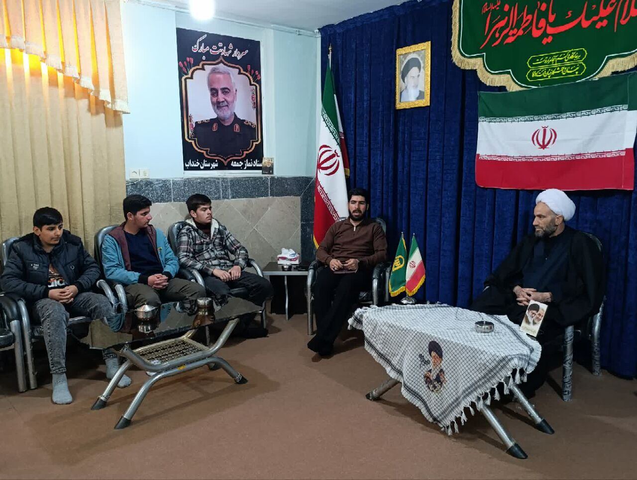 شما نوجوانان و جوانان مسئولان آینده شهر و استان هستید
