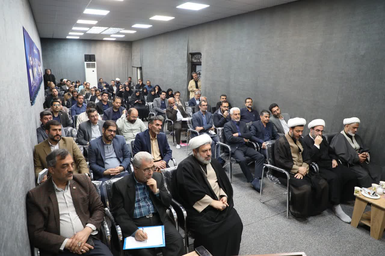 «اقامه نماز» جامعه را به سمت ذکر خدا هدایت می‌کند