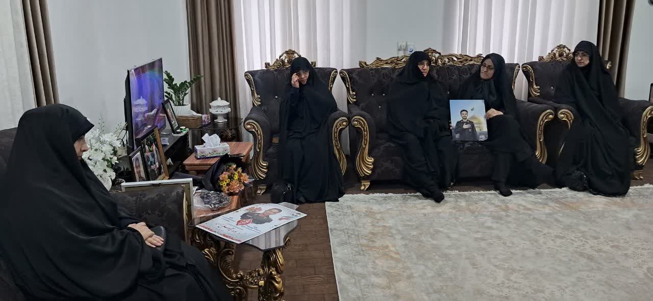 مادران شهدا با شنیدن خبر شهادت، نماز شکر میخوانند