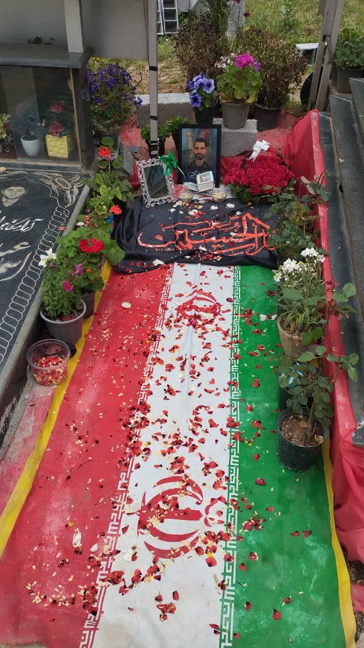 مادران شهدا با شنیدن خبر شهادت، نماز شکر می‌خوانند