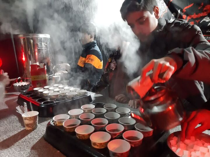 میدان‌داری کانون «بشارت» در سنگر خدمت؛ روایت برپایی موکب برای دفاع از میهن و تجلی غیرت نسل نو