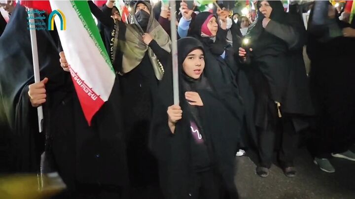 صلابت حضور نوجوانان و شیرزنان ولایتمدار در بام ایران