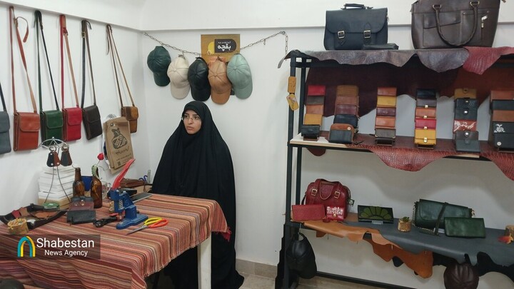 چرم‌دوزی در تنگنای بازار؛ وقتی حمایت ادارات فقط روی کاغذ می‌ماند