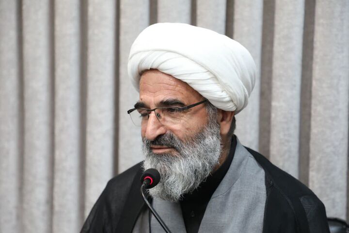 «اقامه نماز» جامعه را به سمت ذکر خدا هدایت می‌کند