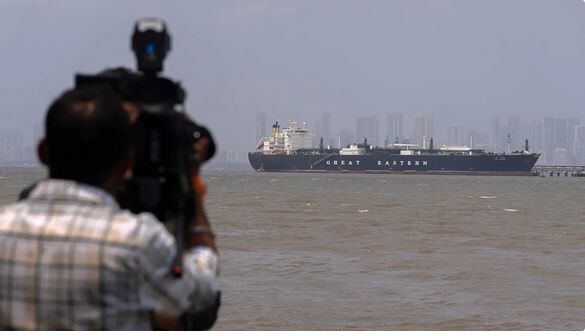 واشنگتن پست: محاصره هرمز توسط ترامپ، بحران جهانی انرژی را بدتر می‌کند