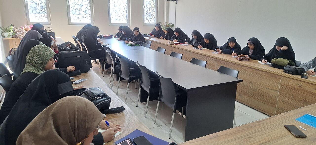 دوره خبرنگاری دختران مسجدی برگزار شد/ آینده رسانه انقلابی در دستان «مهدخت»ها