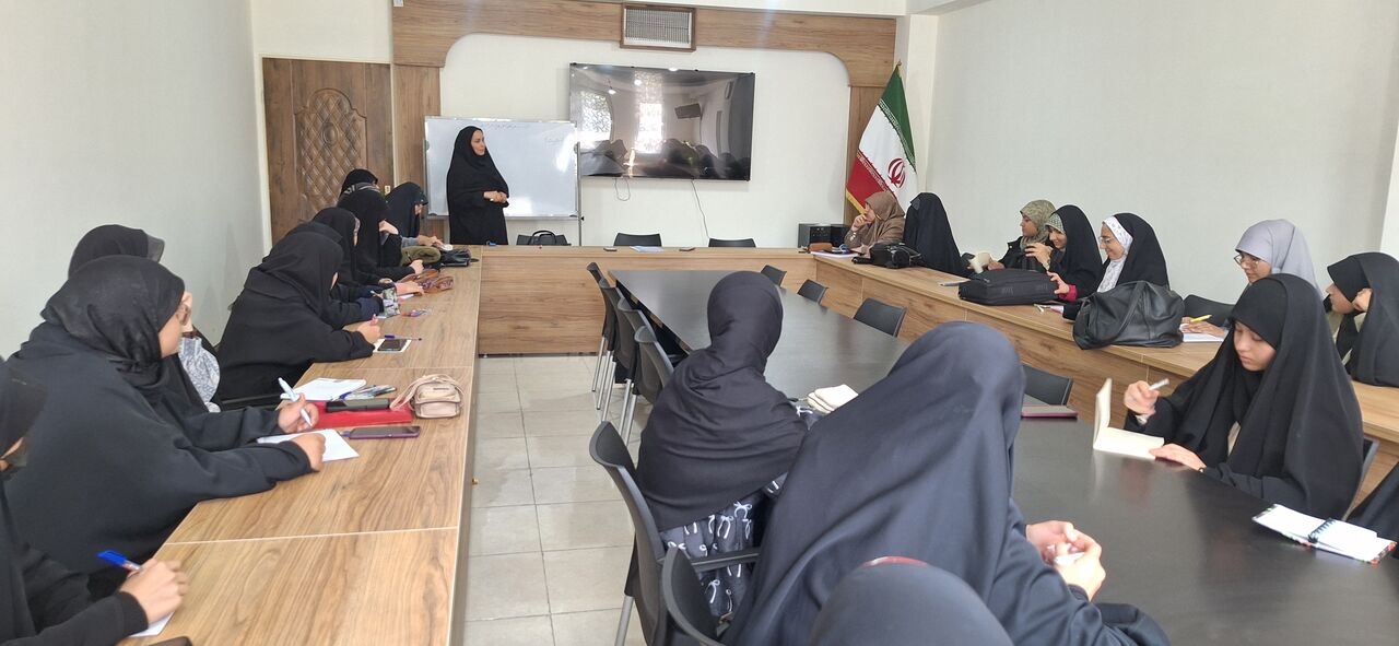 دوره خبرنگاری دختران مسجدی برگزار شد/ آینده رسانه انقلابی در دستان «مهدخت»ها