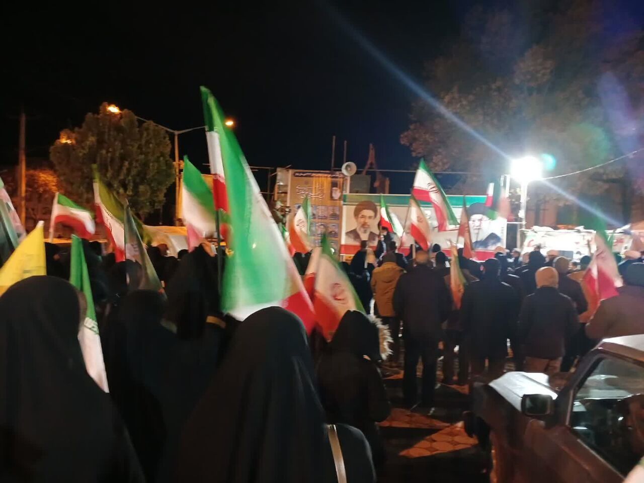 حماسه حضور مردم بیجار در شب شهادت امام صادق (ع) زیر بارش برف