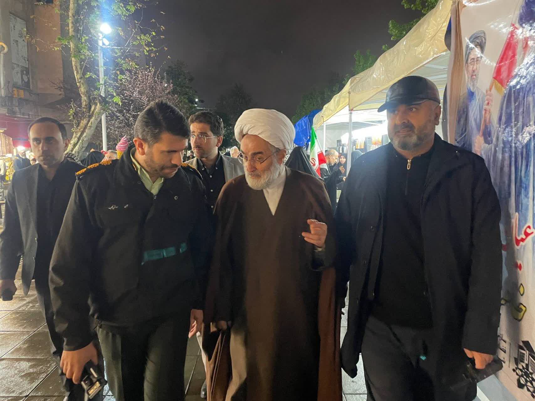 حافظان سنگر خیابان، مایه آسایش و افتخار ملت هستند