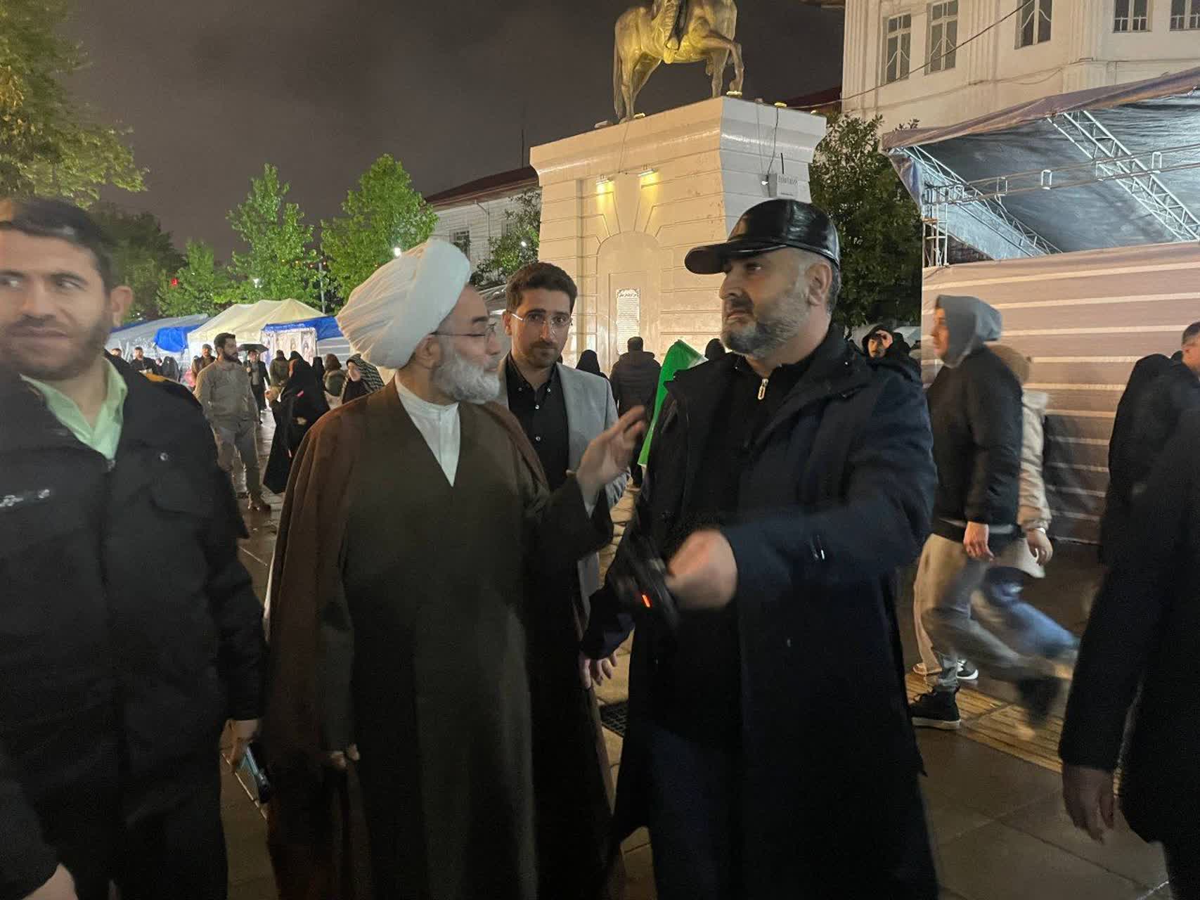 حافظان سنگر خیابان، مایه آسایش و افتخار ملت هستند