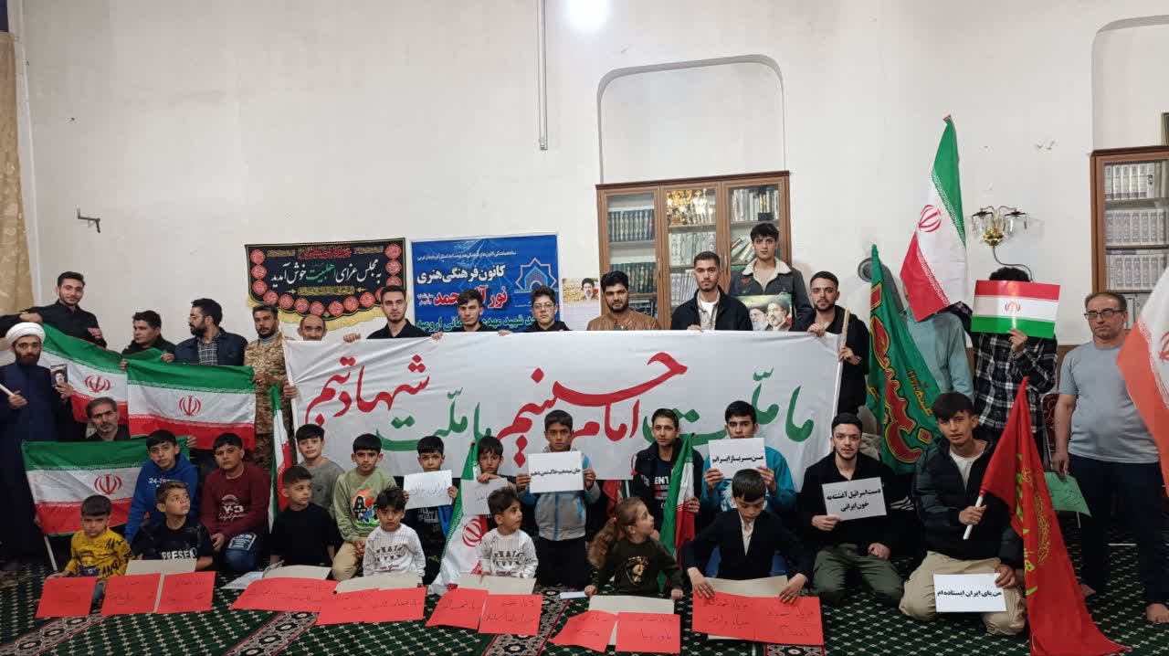 بیعت با رهبری، خونخواهی شهدا/ مطالبه نسل آینده در مسجد