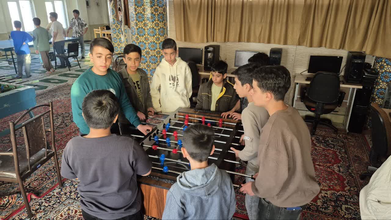 ضیافتی از شور جوانی؛ مسجد حضرت فاطمه‌الزهرا (س) بروجن میزبان رقابت‌های دوستانه نوجوانان شد