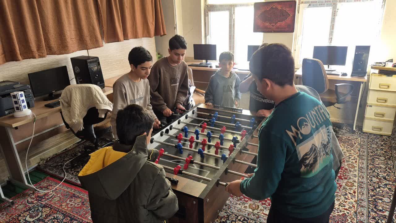 ضیافتی از شور جوانی؛ مسجد حضرت فاطمه‌الزهرا (س) بروجن میزبان رقابت‌های دوستانه نوجوانان شد