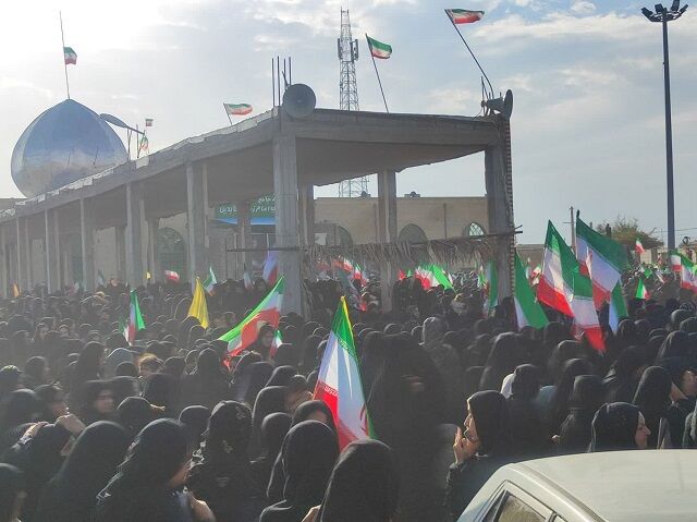 حضور کاروان برنامه تلویزیونی «محفل» در شهر هشتبندی