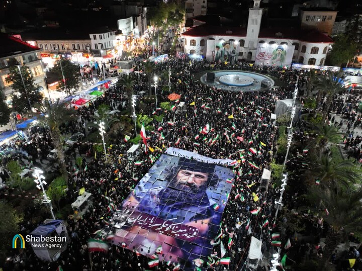 پای عهد با امام شهید؛ مردم رشت همچنان در سنگر خیابان