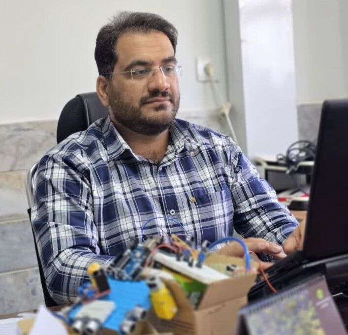 حضور ۱۸ تیم دانش‌آموزی و دانشجویی در سومین رویداد «ربات‌های مبارز»