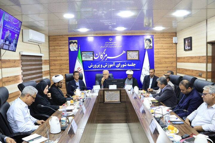 حرکت هرمزگان برای ارتقای شاخص‌های کمی و کیفی آموزش و پرورش با جنگ متوقف نمی‌شود