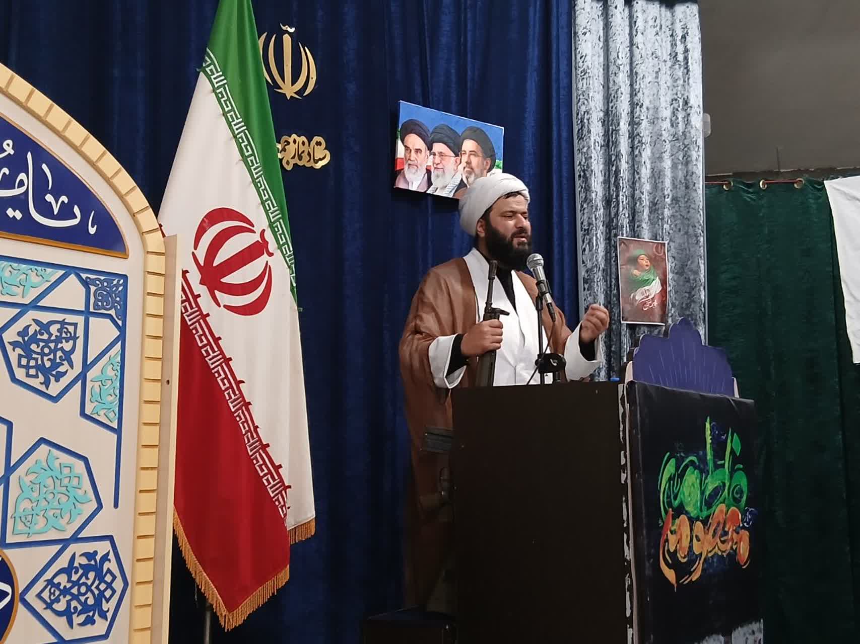 ارتش و سپاه پاره‌تن انقلاب هستند/ شفاعت همه شیعیان با حضرت معصومه(س) است