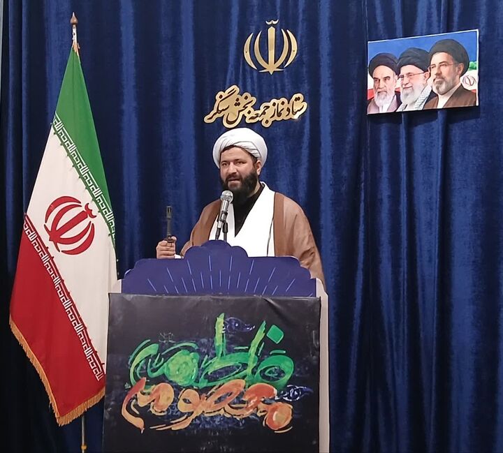 ارتش و سپاه پاره‌تن انقلاب هستند/ شفاعت همه شیعیان با حضرت معصومه(س) است