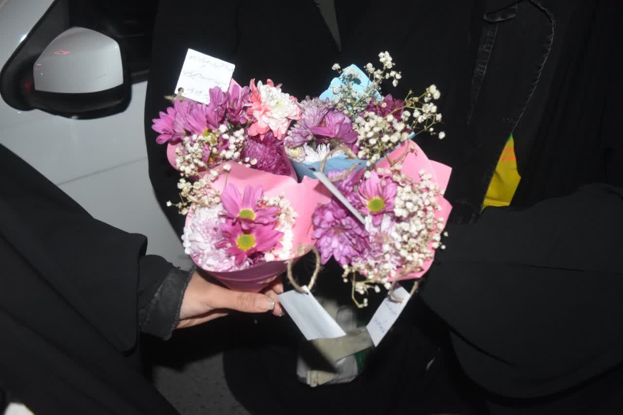 شبِ شکوفه‌ها در شهر کیان؛ آیین قدردانی از دختران به‌افتخار دهه کرامت