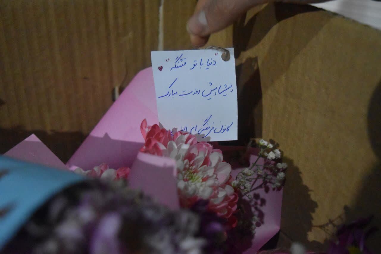 شبِ شکوفه‌ها در شهر کیان؛ آیین قدردانی از دختران به‌افتخار دهه کرامت
