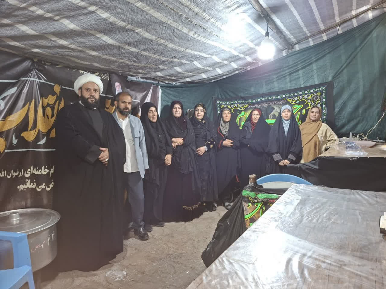 زنان روستایی با لباس بومی، محلی در سنگر خدمت اجتماعی