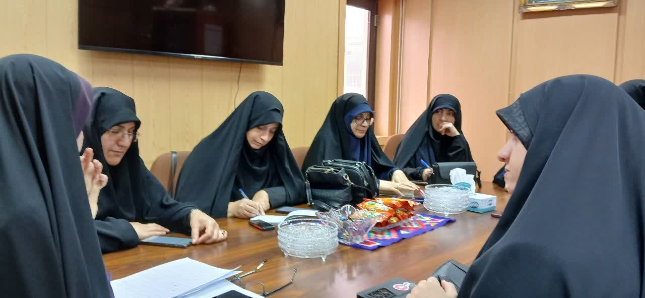 اجرای برنامه‌های «روز دختر» در قرارگاه عملیاتی خیبر/از رژه گردان «شقایق‌های ظهور» تا پویش نامه به فرماندهان میدان