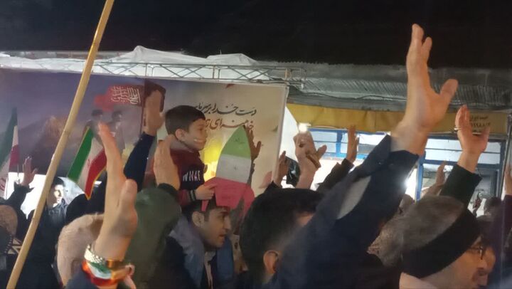 تی‌کارنیه، تی‌پره‌ کارم‌ نیه ...!