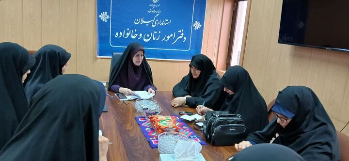 اجرای برنامه‌های «روز دختر» در قرارگاه عملیاتی خیبر/از رژه گردان «شقایق‌های ظهور» تا پویش نامه به فرماندهان میدان