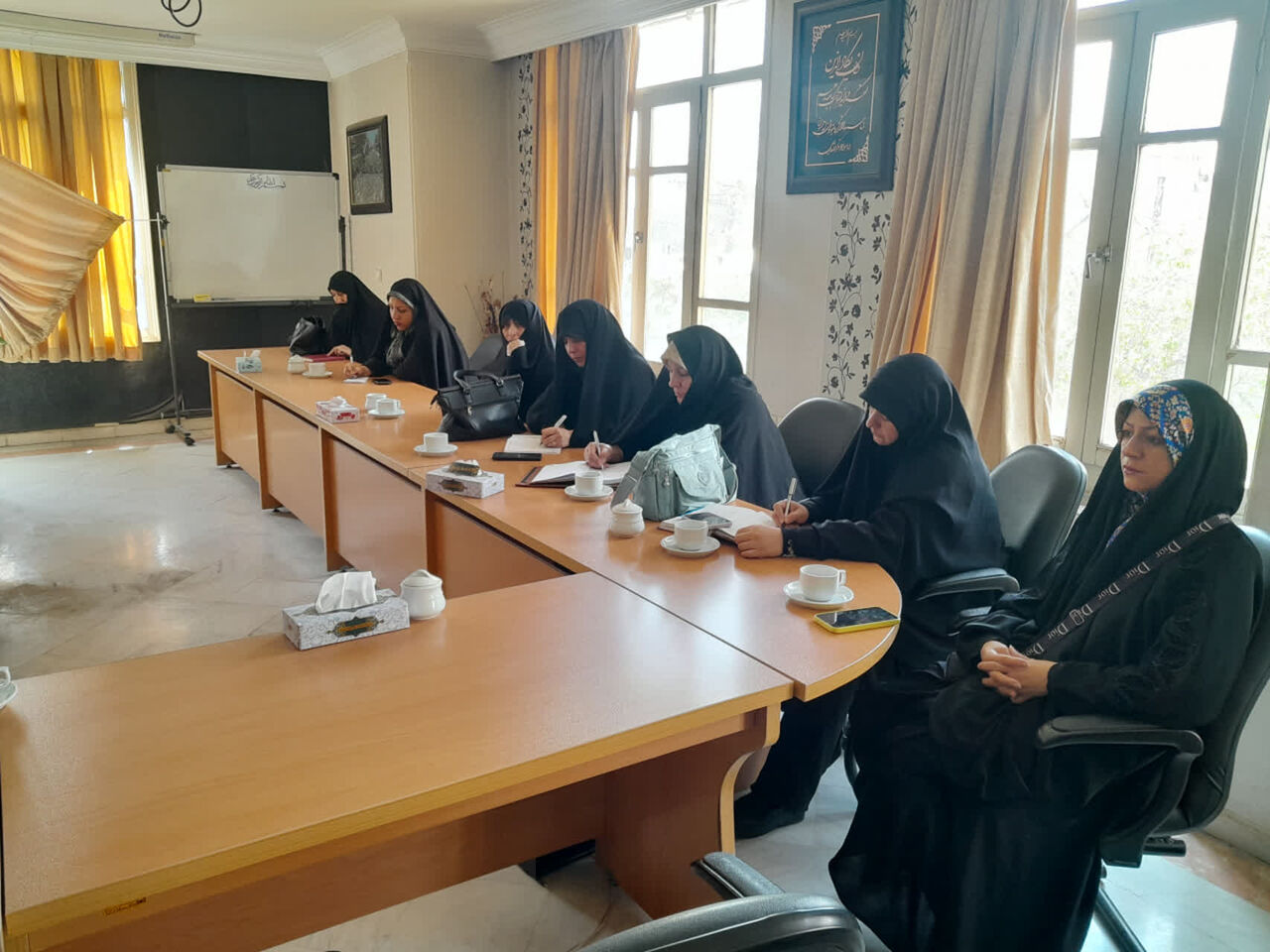 تدوین «نظامنامه تعالی بانوان راهبر کانونهای فرهنگی و هنری مساجد» مشهد