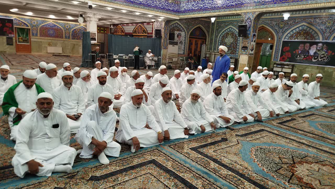 حرم سیدجلال الدین اشرف به مناسبت دهه کرامت عطر افشانی شد