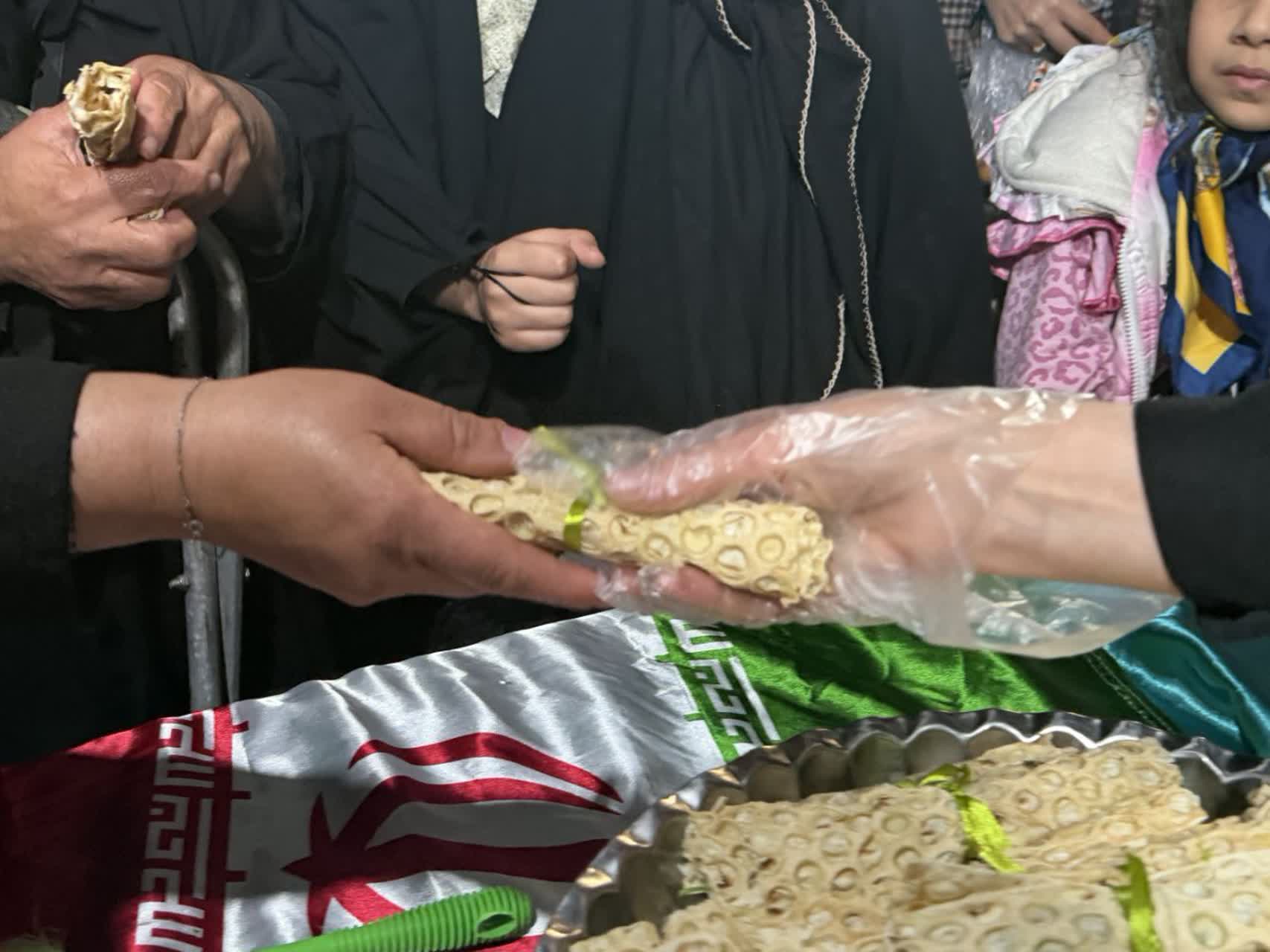 استمرار همدلی‌های شبانه خمام با شمیم عطر رضوی