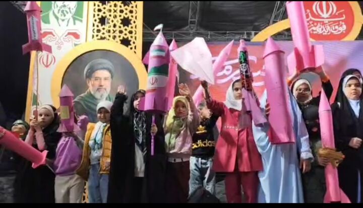 شب صورتی میدان شهدای ذهاب؛ از حسینیه رهبر شهید تا موشک‌های آقاسیدمجید