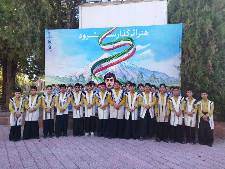 آوای «مادرم ایران» از دل مسجدی در لردگان؛ روایت نوجوانانی که عشق به میهن را سرودند