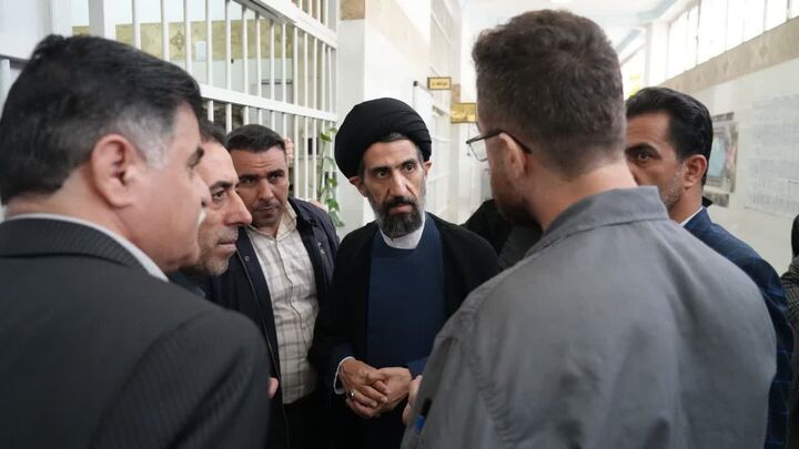 بازدید سرزده رئیس‌کل دادگستری کردستان از زندان سنندج