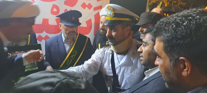 استقبال خدام از جانباز ناوشکن دنا در کرمانشاه
