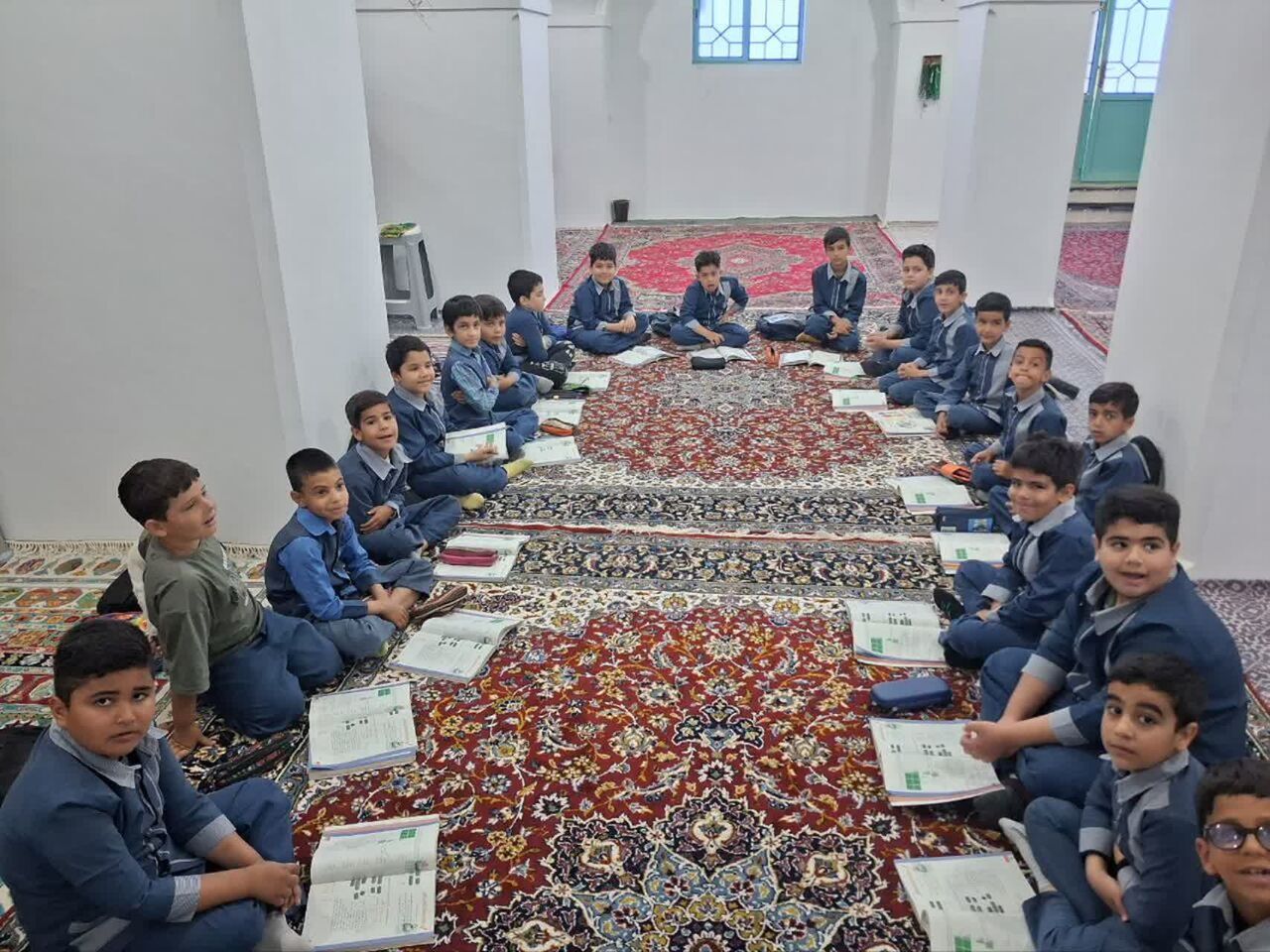 وقتی منزل و مسجد، پناهگاهِ دانش در دل کویر می‌شود