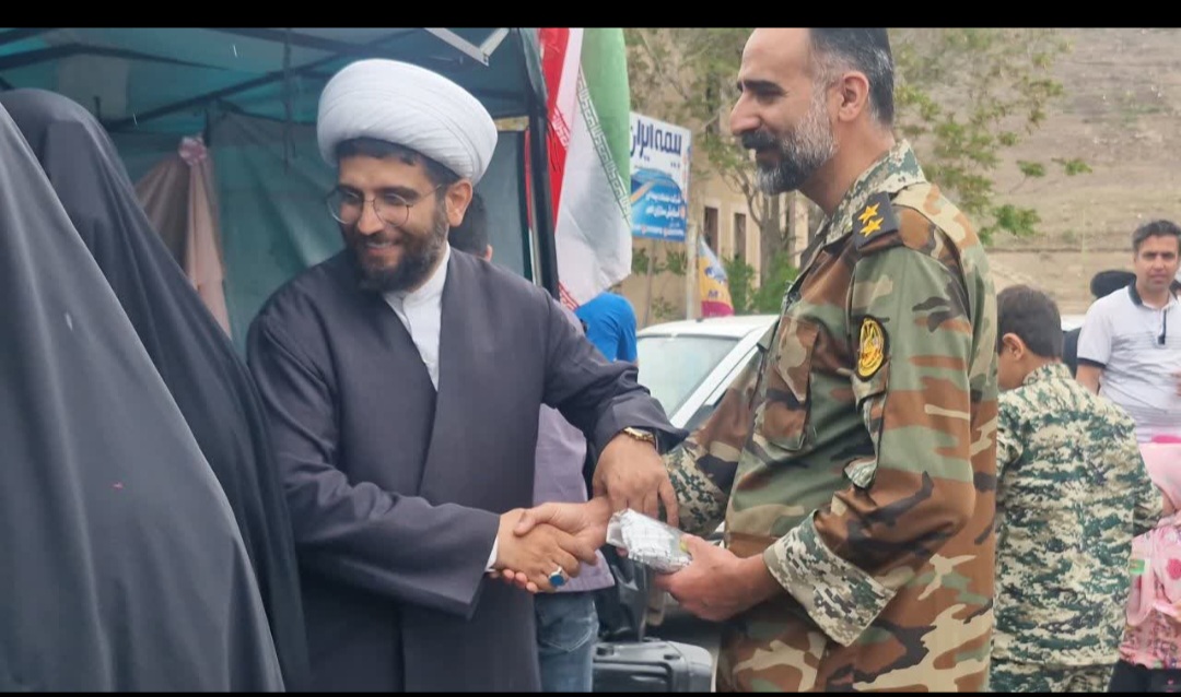 تقدیر فعالان مسجد جامع رسول‌الله الله(ص) از دختران و ارتشی ها